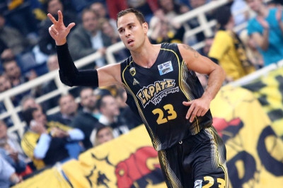 Ίνγκλις: «Έμεινα για τον κόσμο της ΑΕΚ»