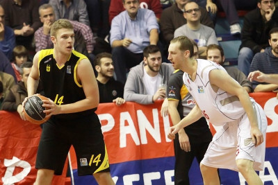 Βεζένκοφ: «Βαριά η φανέλα του Άρη»