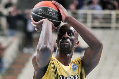 ΑΕΚ: Το σαρωτικό ντεμπούτο του Μενσά - Μπονσού (video)