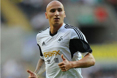 Σουόνσι: «Καμπάνα» στον Σέλβι