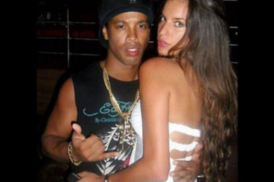 Ο Ροναλντίνιο και η ...13αδα  καλλονών (photo)