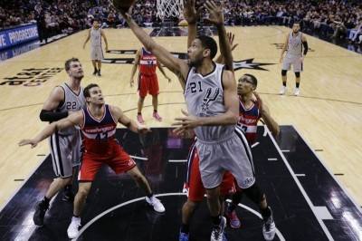 Σαν Αντόνιο Σπερς: Κράτησαν… πελάτες τους Ουίζαρντς (video)