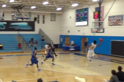 ΗΠΑ: Απίστευτη... άλεϊ ουπ ασίστ στον αέρα με το ένα χέρι! (video)