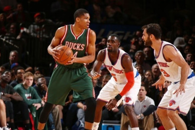 Μιλγουόκι Μπακς: Double double Αντετοκούνμπο με Νικς (video)