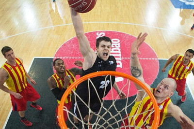 Μπαρτσελόνα: Το τρομερό κάρφωμα του Τοντόροβιτς (video)