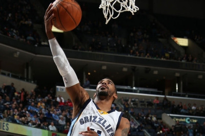 Μέμφις Γκρίζλις: Εύκολα με Νικς, από τέσσερις πόντους Κουφός και Καλάθης (video)