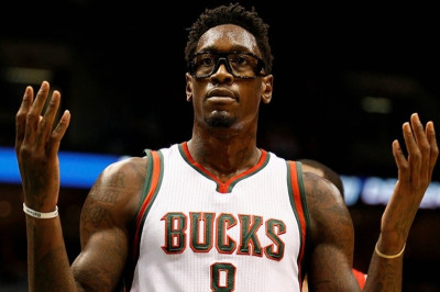 Μιλγουόκι Μπακς: Δεν σταματάει το μπάσκετ ο Λάρι Σάντερς!