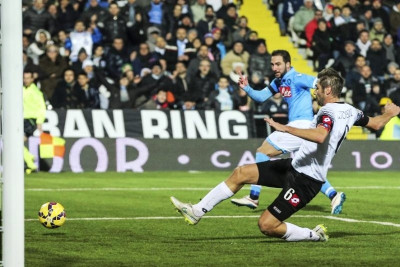 Τσεζένα – Νάπολι 1-4 (videos)
