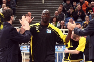 Μενσά-Μπονσού: «Δεν φοβάμαι κανέναν»