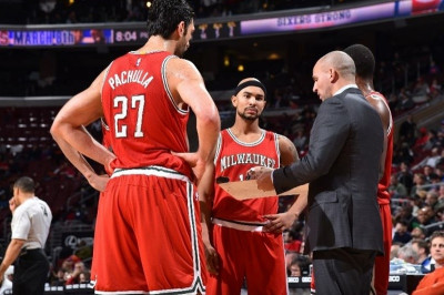 Μιλγουόκι Μπακς: Περιορισμός του Αντετοκούνμπο, εύκολη νίκη με «σίξερς» (videos)