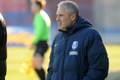 Βοσνιάδης: «Ήταν πέναλτι και αποβολή»