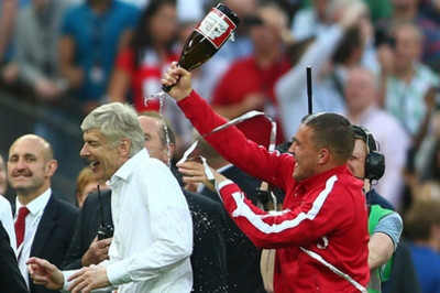 Διαψεύδει Ποντόλσκι ο Βενγκέρ (video)