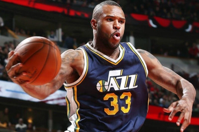 Γιούτα Τζαζ: «Δούλεψε» το μυθικό σουτ ο Τρέβορ Μπούκερ (video)