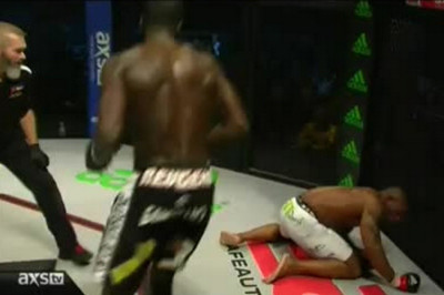 RFA 22: «Άσφαιρη» νίκη για Anthony Njokuani (videos)