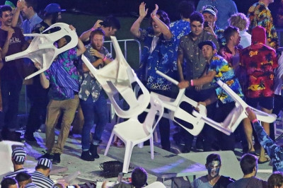 Χαμός  και αστυνομική επέμβαση σε αγώνα Darts στη Μελβούρνη (video+photos)