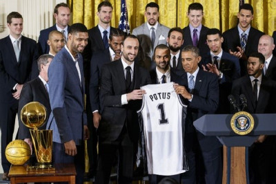 Σαν Αντόνιο Σπερς: Τιμήθηκαν από Μπαράκ Ομπάμα (videos)