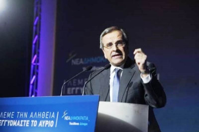 Ντοκουμέντο: Δείτε πόσο… αυθόρμητα χειροκροτούν τον Σαμαρά στις ομιλίες του (pic)