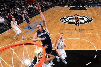 Μέμφις Γκρίζλις: «Κέρασαν» Χόλινς, συμπληρωματικοί Κουφός και Καλάθης (videos)