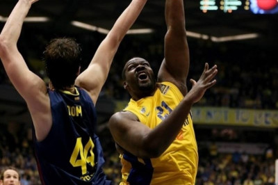 Ευρωλίγκα: Τα έκανε… όλα ο Σχορτσιανίτης (videos)