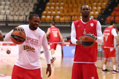 Ολυμπιακός: Αγωνία για Λαφαγέτ, Πέτγουεϊ