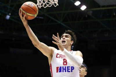 FIBA: Έχασε από τον Σάριτς ο Αντετοκούνμπο