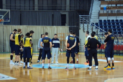 Άρης: Προπονήθηκαν Βεζένκοφ, Νέιμικ