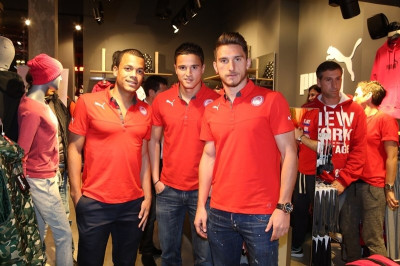 Ολυμπιακός: Κοντά στον κόσμο οι παίκτες (photos)