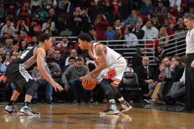 Σικάγο Μπουλς: Τρομερό ξέσπασμα με Σπερς (videos)