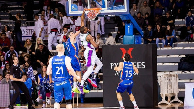 Ουνικάχα Μάλαγα: Συνήλθε από την ΤΣΣΚΑ (video)