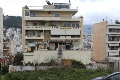 Εκλογές 2015 - Η Telegraph παρουσιάζει το διαμέρισμα του Αλέξη Τσίπρα