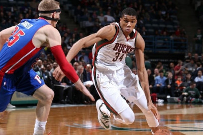 Μιλγουόκι Μπακς: Μέτριος Αντετοκούνμπο σε εύκολη νίκη με Πίστονς (videos)