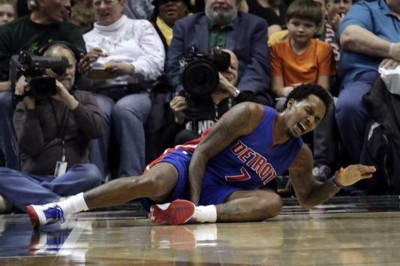 Ντιτρόιτ Πίστονς: Έξι με εννέα μήνες έξω ο Τζένινγκς