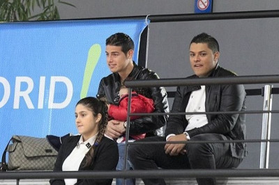 Χάμες Ροντρίγκεζ: Κατασκοπεύει... τη γυναίκα του! (photos)