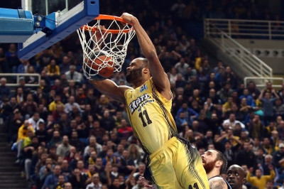 ΑΕΚ: Μόνο την μπασκέτα δεν έσπασαν Μπονσού και Χέρστον (video)