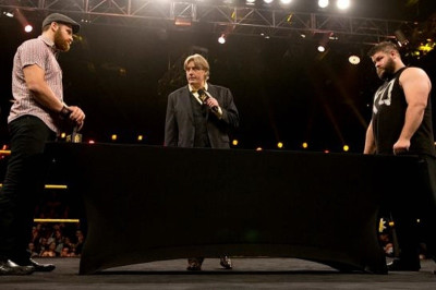 NXT: Υπογραφές και νέοι πρωταθλητές (photos+videos)