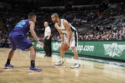 Σαν Αντόνιο Σπερς: Μέτρια… νίκη με Χόρνετς (video)