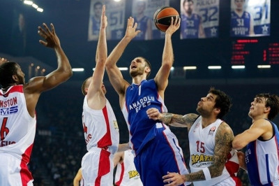 Περπέρογλου: «Όλη η άμυνά μας ήταν στο Σπανούλη»