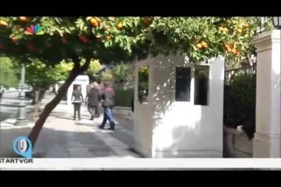Η άφιξη Βαρουφάκη στο Μαξίμου που ξάφνιασε τους δημοσιογράφους (video)