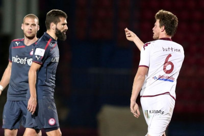 Βέροια – Ολυμπιακός: Το ξέσπασμα Μπατιόν (photos)