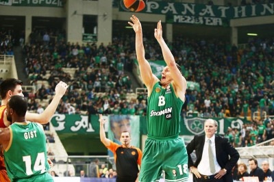 Μπλουμς: «Να νικάμε κι εντός έδρας»