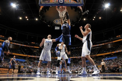 Ντάλας Μάβερικς: Τρομακτικός τραυματισμός του Ρόντο, νίκη στο Ορλάντο (videos)