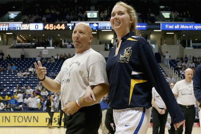 Ο προπονητής της Λόρεν Χιλ στο Onsports: «Το μπάσκετ την κρατά στη ζωή!»