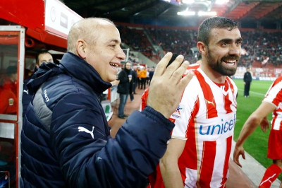 Ολυμπιακός: Αφιερωμένα στον Δουρέκα! (photos)