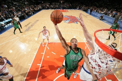 Μπόστον Σέλτικς: Ασταμάτητος Μπράντλεϊ στη Νέα Υόρκη (video)