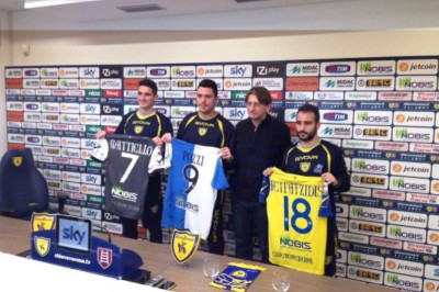 Κιέβο: Παρουσιάστηκε ο Φετφατζίδης