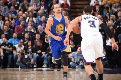 Γκόλντεν Στέιτ Ουόριορς: Βόλτα στο Σακραμέντο (videos)