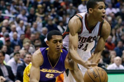 Μιλγουόκι Μπακς: Τρελάθηκε ο Αντετοκούνμπο με Λέικερς (videos)