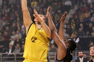 Χαρίσης: «Δεν είμαι σε ηλικία για καραγκοζιλίκια»