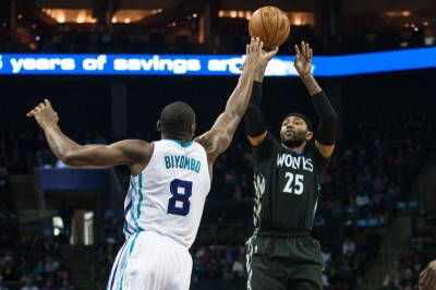 Σάρλοτ Χόρνετς: Κίνηση για Μο Ουίλιαμς