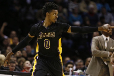 Λος Άντζελες Λέικερς: Φοβάται τα… δελφίνια ο Νικ Γιανγκ